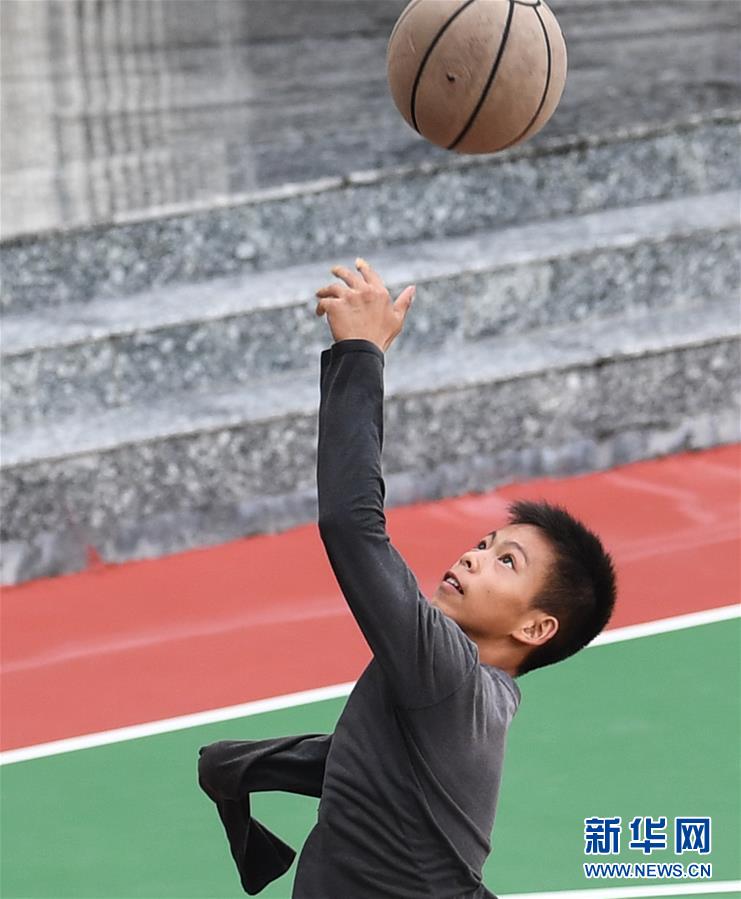 （体育）（6）独臂少年 篮球追梦