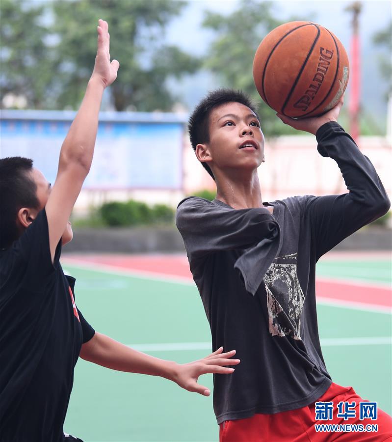 （体育）（11）独臂少年 篮球追梦