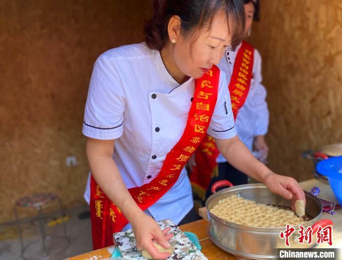 内蒙古非遗扶贫：带货“土玩意儿”的致富新模式