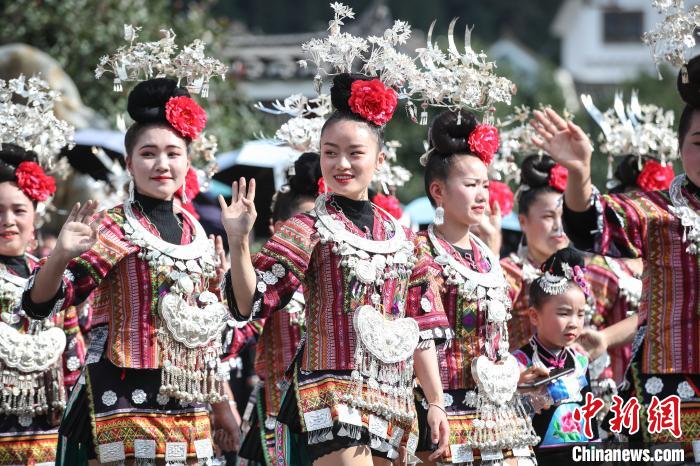 贵州雷山举行2020庆苗年非遗巡游展演活动