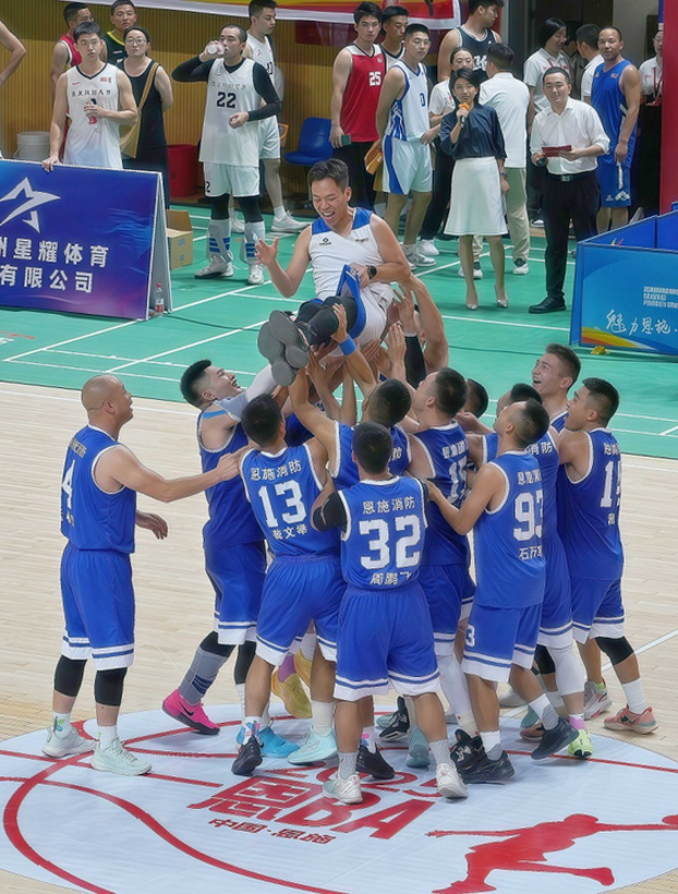 小小篮球如何撬动一方热土?探访“恩BA”爆火密码